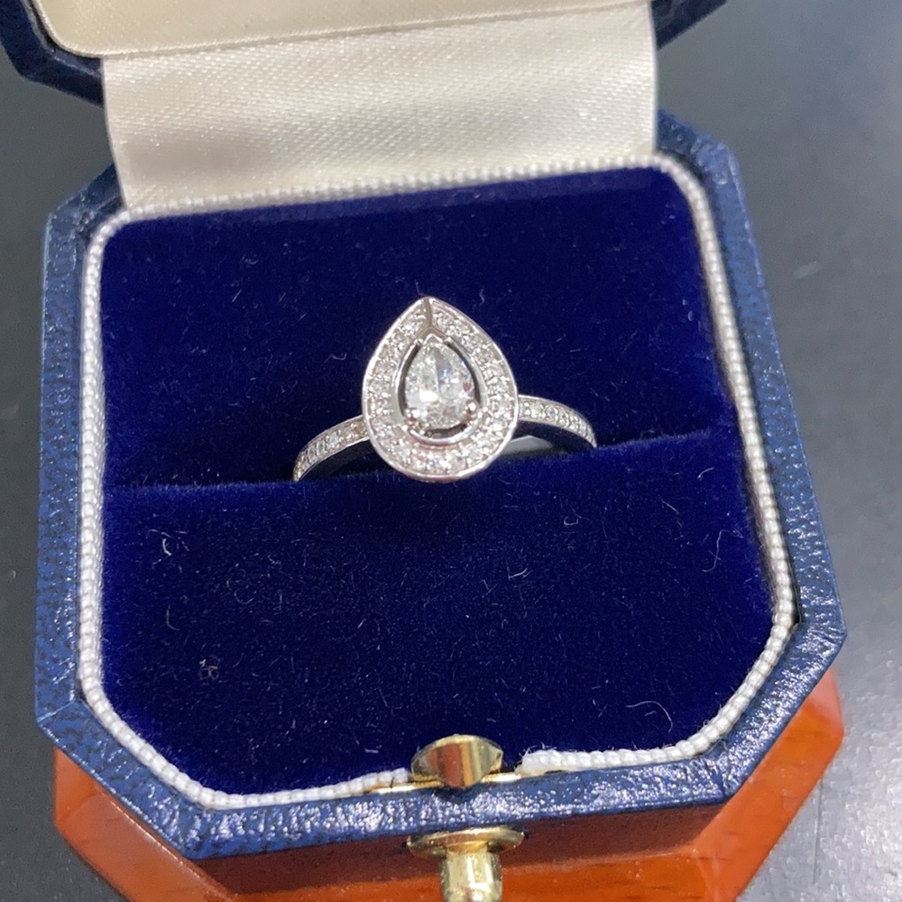 Diamond ring. - Picture 5 of 8